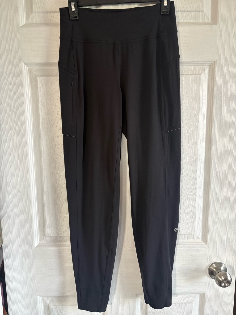 Lululemon Black Run On Joggers Size 4 Zip Pocket Logo